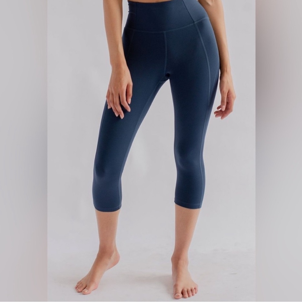 Girlfriend Collective Crop Capri High Waisted Leggings Navy Blue